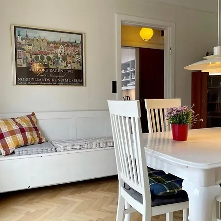 Susannes Herskabslejlighed, M. Altan Og Naer Strand Apartman Stege