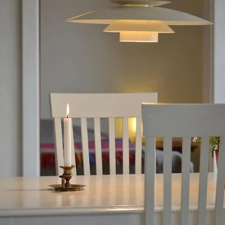 Susannes Herskabslejlighed, M. Altan Og Naer Strand Apartman Stege